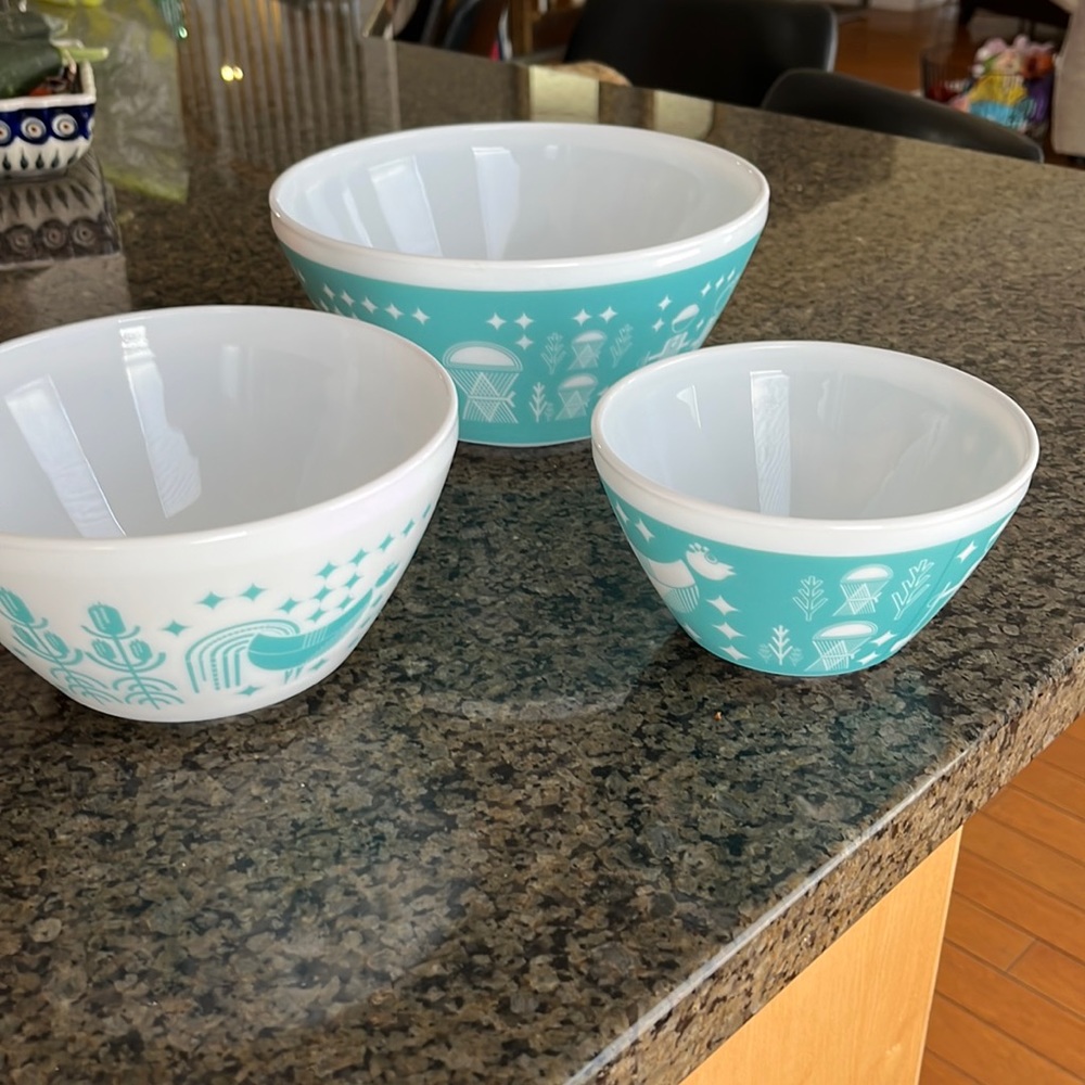 Like new Vintage Charm Pyrex
